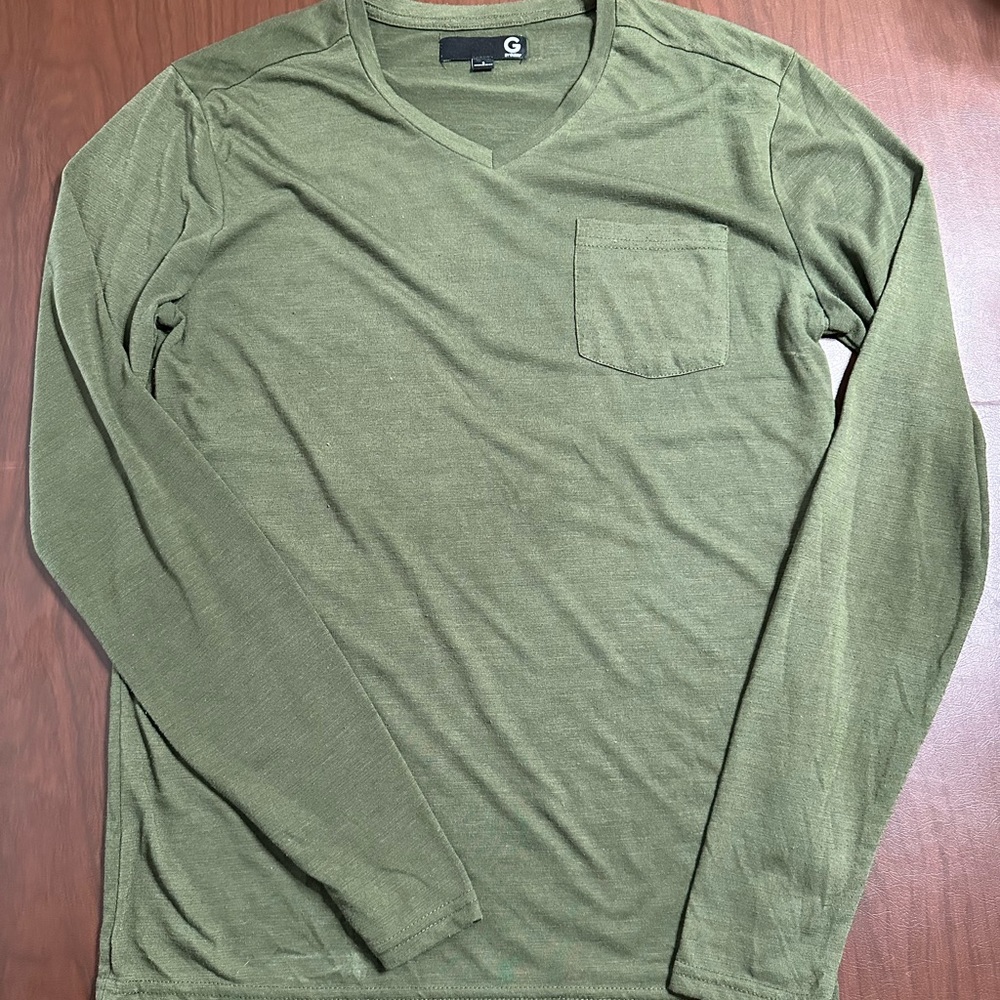 Men’s GUESS V-neck Long Sleeve